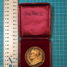 Medallas históricas: MEDALLA JUAN PABLO II 1982-5CM DIÁMETRO(49€ ). Lote 366780896