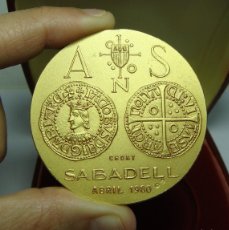 Medallas históricas: MEDALLA DE COLECCIÓN. JAUME II, APODADO EL JUSTO. GRABADOR PUJOL. SABADELL - 1980. Lote 376506929