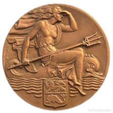 Medallas históricas: FRANCIA. MEDALLA HOMENAJE AL ACORAZADO DUNQUERKE. 1.980. BRONCE. Lote 377504199