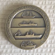 Medallas históricas: MEDALLA BRONCE SOCIEDADE NACIONAL DOS ARMADORES DE BACALHAU S.A. - PORTUGAL. Lote 402104739