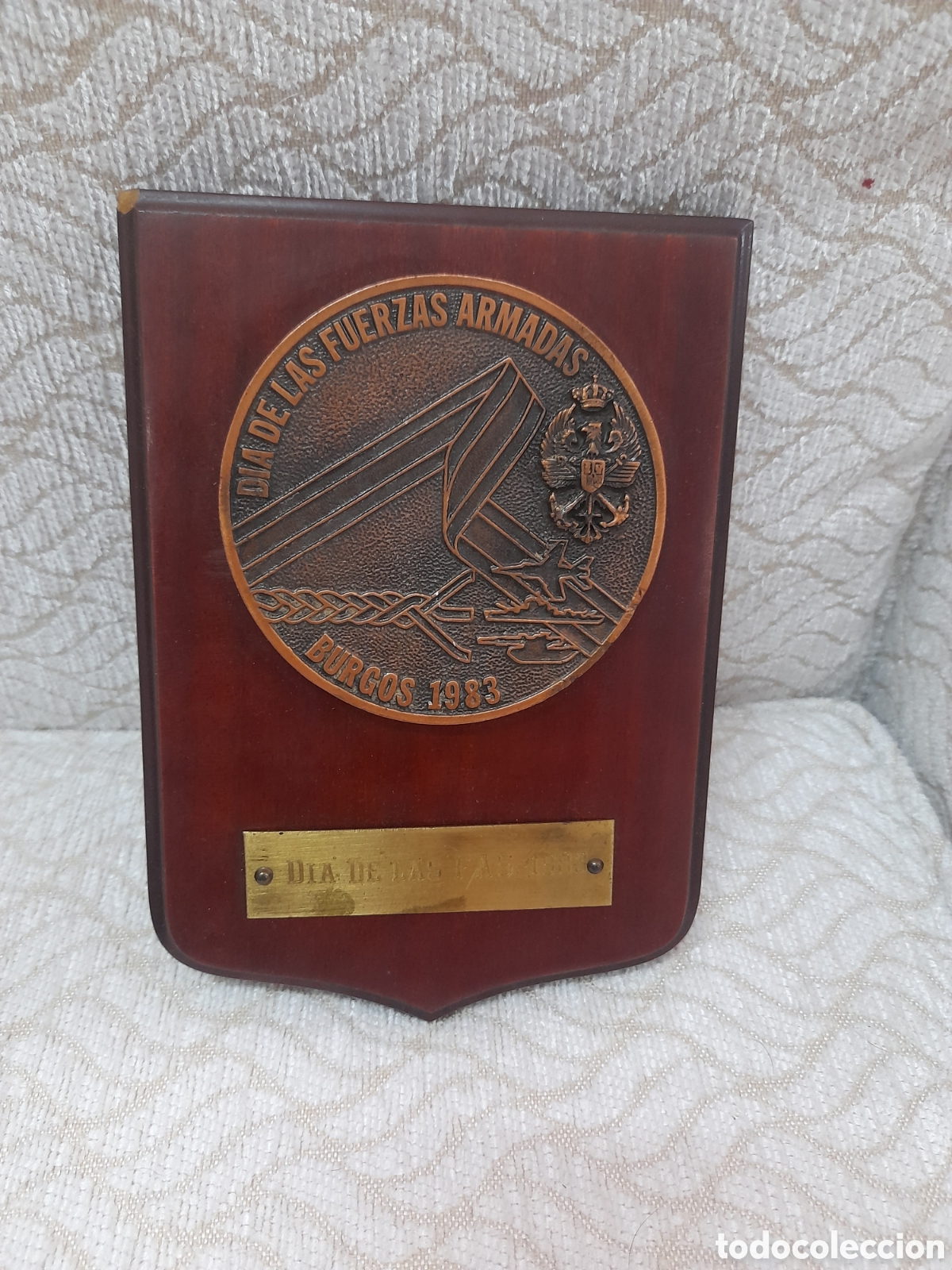 Medallas hist&oacute;ricas: Medallon del d&iacute;a de. LAS FUERZAS ARMADAS DE 1983, Burgos mide 88 mm de di&aacute;metro