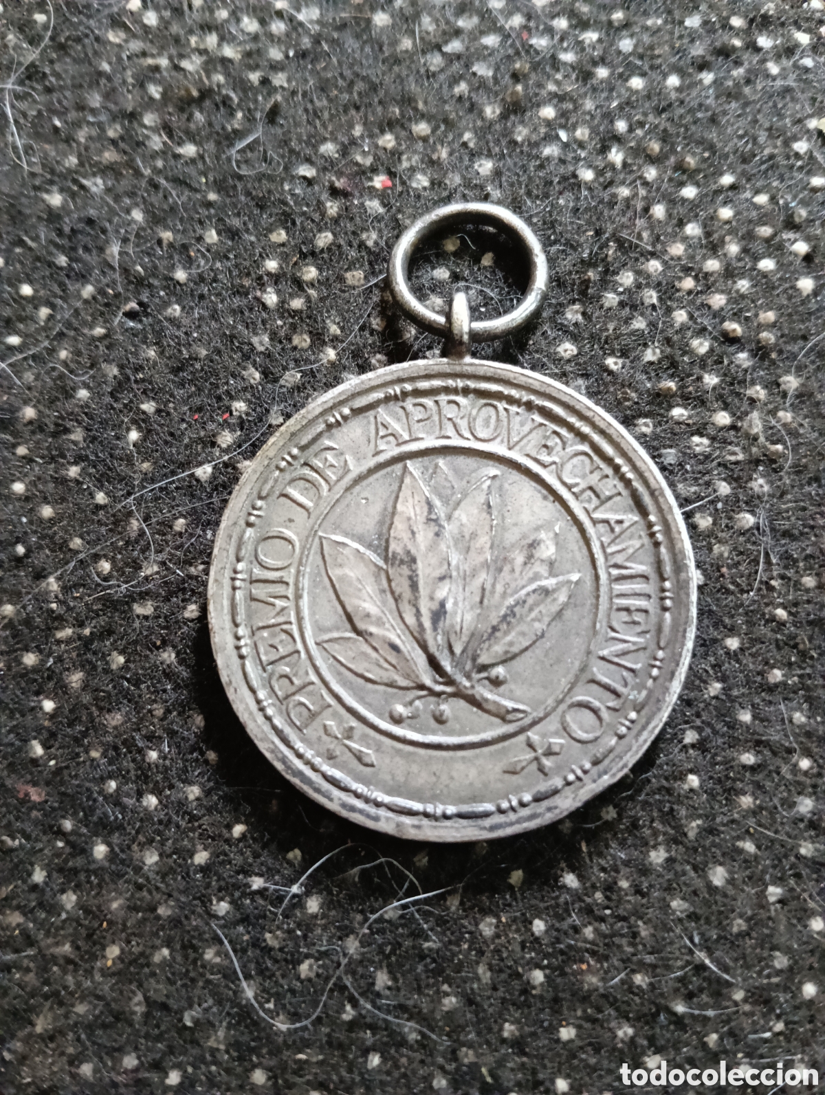 Medallas hist&oacute;ricas: MEDALLA DE PLATA PREMIO AL APROVECHAMIENTO COLEGIO SAGRADO CORAZ&Oacute;N DE JES&Uacute;S BARCELONA , ESCOLAR ,