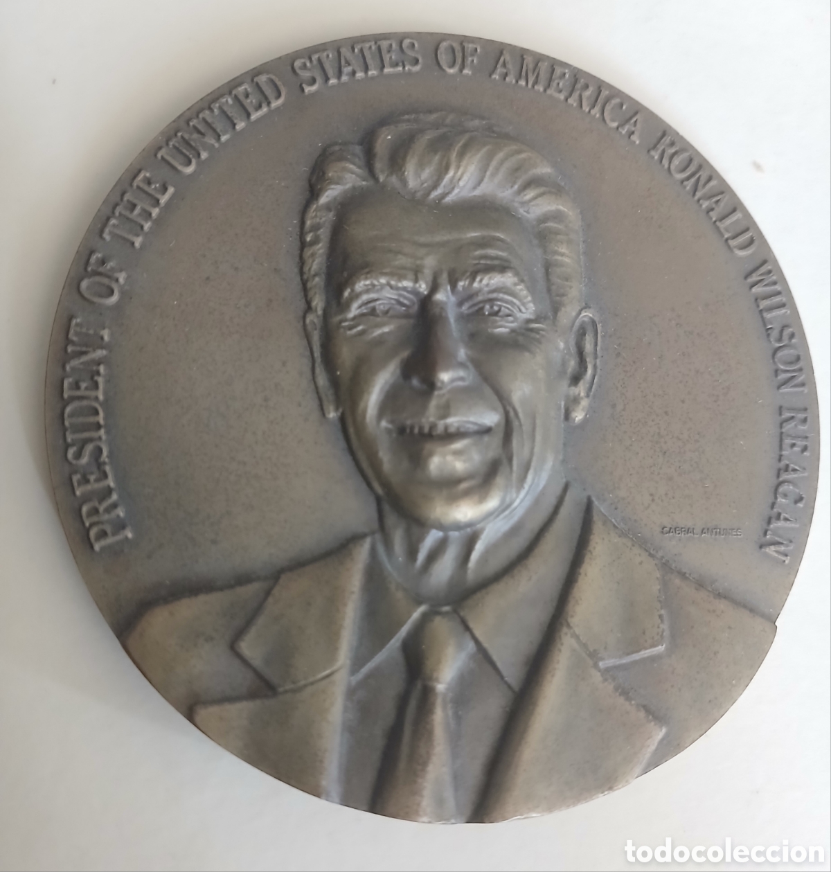 Medallas hist&oacute;ricas: Medalla Bronce Ronald Reagan - Visita Oficial a Portugal 1985 - Escultor Cabral Antunes (274g)