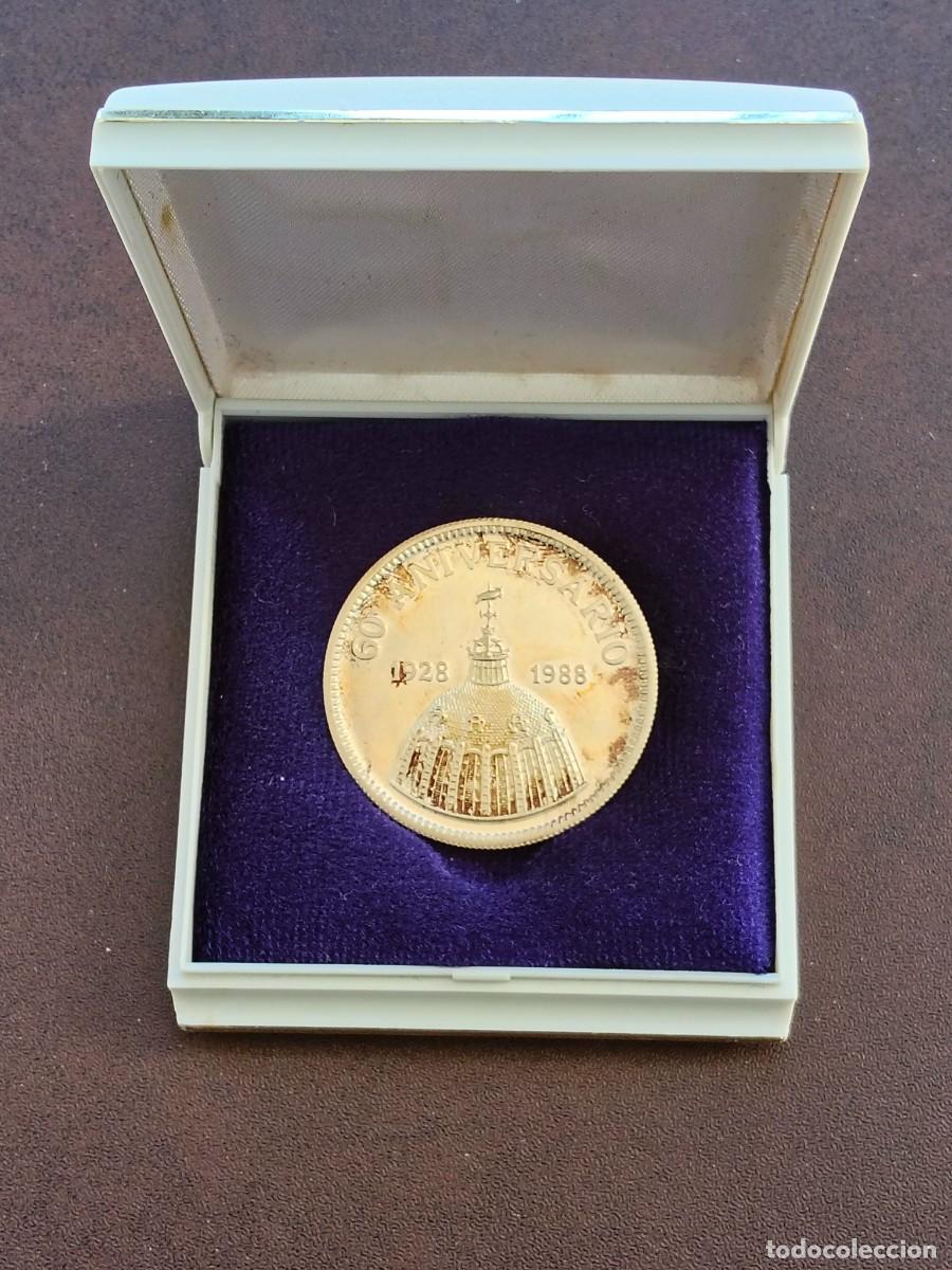 Medallas hist&oacute;ricas: ESPA&Ntilde;A. MEDALLA 60 ANIVERSARIO DEL MERCADO CENTRAL DE VALENCIA. 1.988. PLATA. CON ESTUCHE ORIGINAL