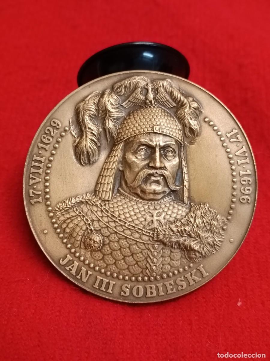 Medallas hist&oacute;ricas: Medalla de bronce de Polonia, a la Batalla de Viena contra los Otomanos, firmada anagrama: AN, 1990.