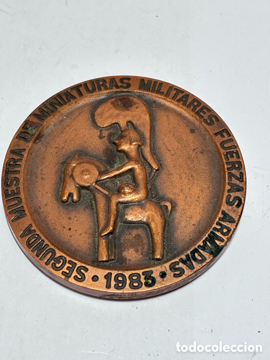 Medallas hist&oacute;ricas: Medalla conmemorativa segunda muestra de miniaturas militares Fuerzas Armadas 1983