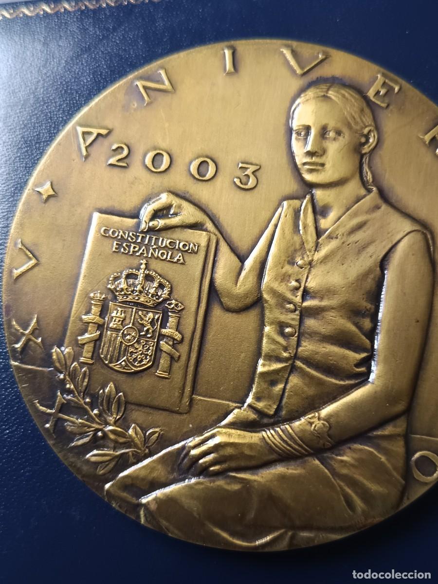 Historical Medals: Medalla XXV aniversario de la constituci&oacute;n espa&ntilde;ola