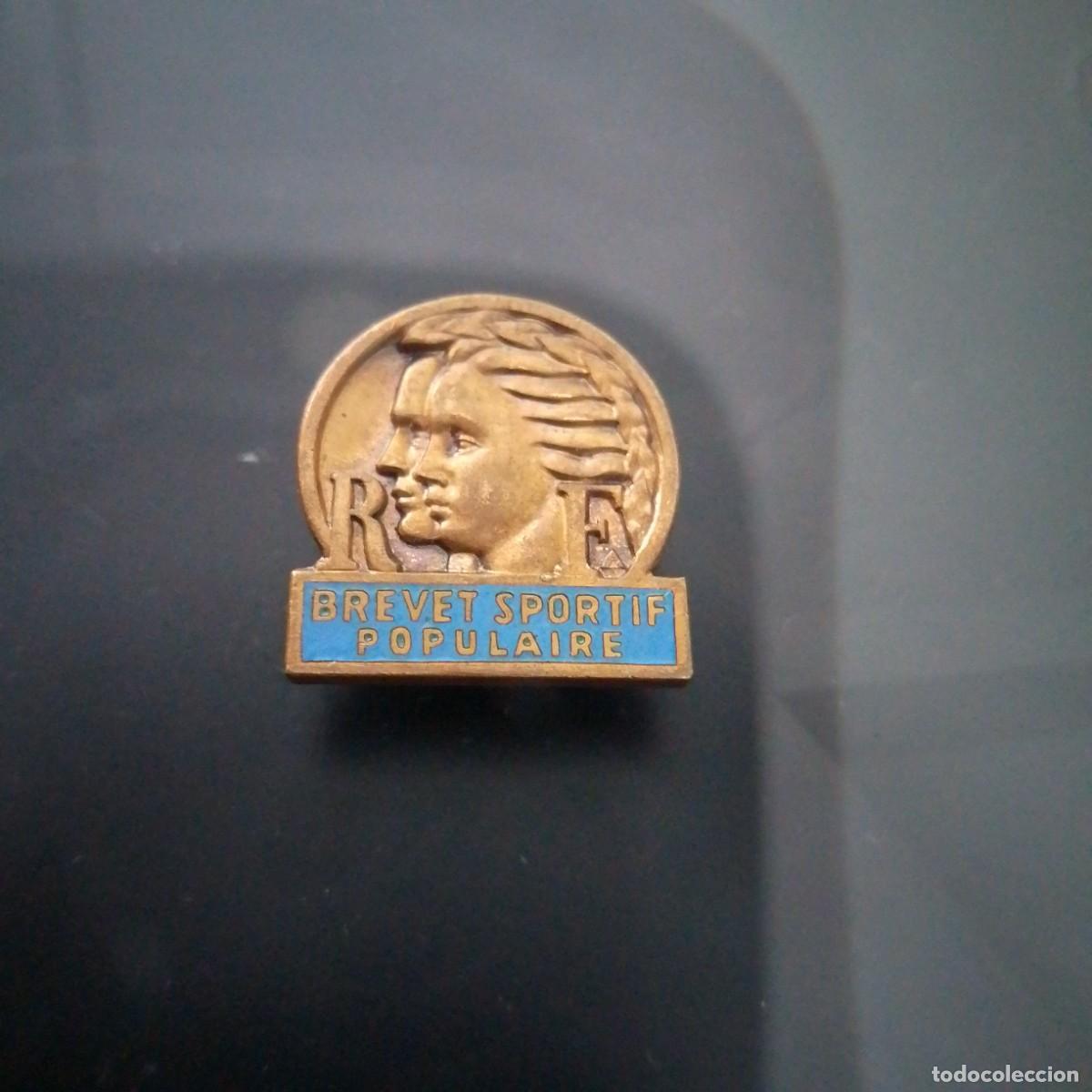 Medallas hist&oacute;ricas: Antigua Insignia de solapa deportes Francia