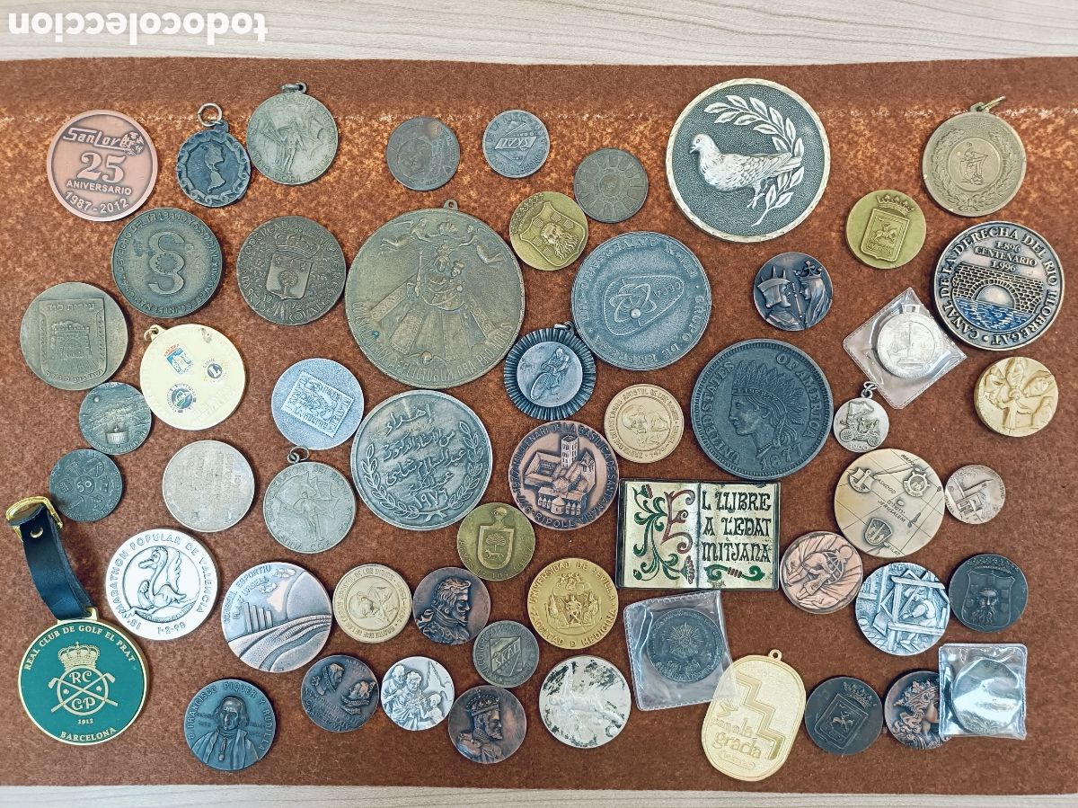Medallas hist&oacute;ricas: GRAN LOTE DE 55 MEDALLAS . DISTINTOS MATERIALES Y TAMA&Ntilde;OS . GRAN VARIEDAD. 3,7 kilos