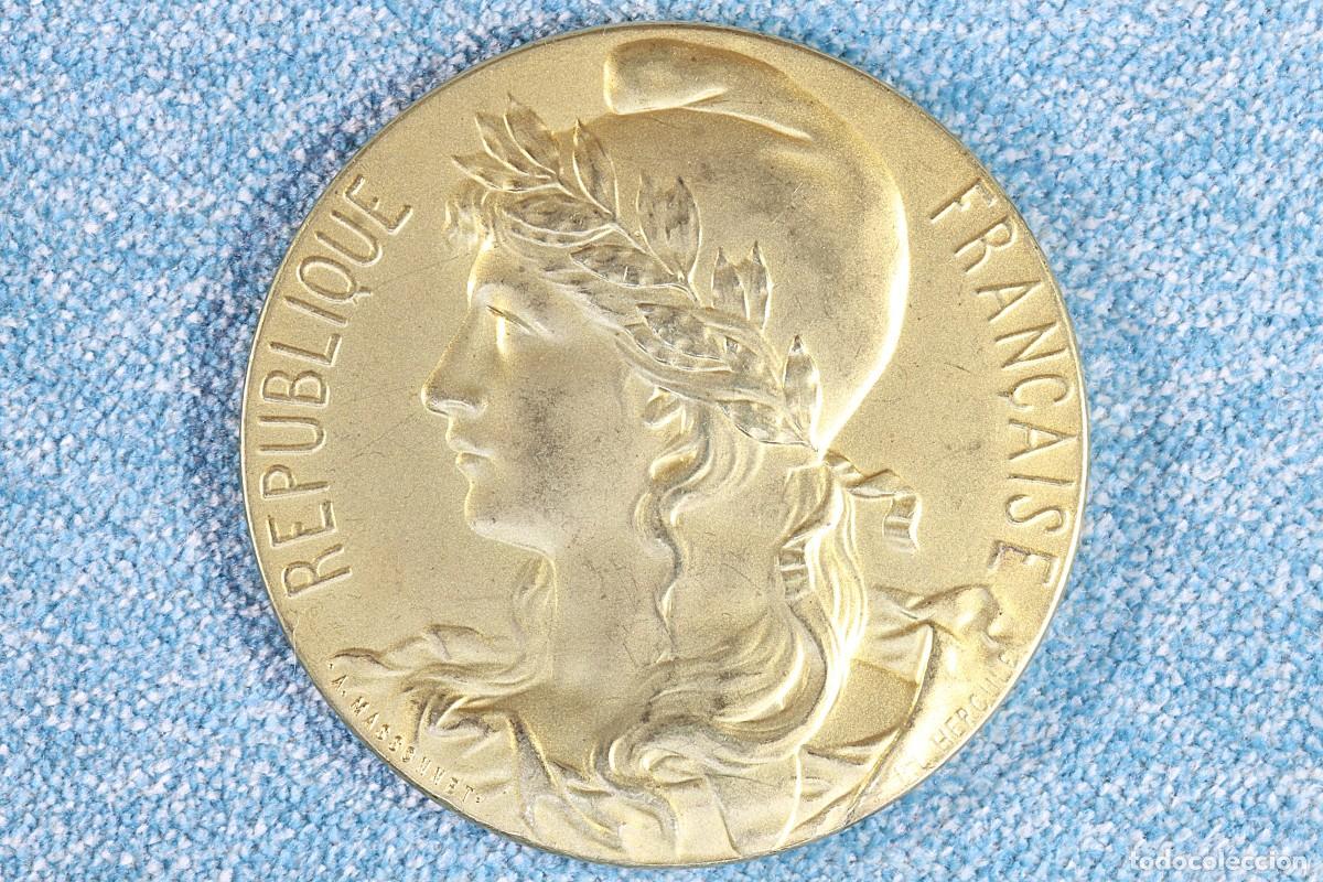 Medallas hist&oacute;ricas: Medalla Republique Fran&ccedil;aise. Honneur au M&eacute;rite. Medal of the French Republic. Honor of Merit.