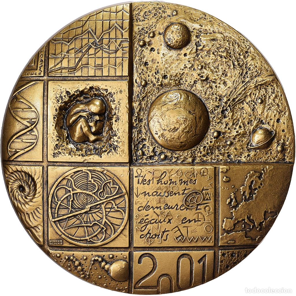 Medallas hist&oacute;ricas: [#1529352] Francia, medalla, Les Hommes naissent et demeurent &eacute;gaux, 2001, Bronce, Mayot