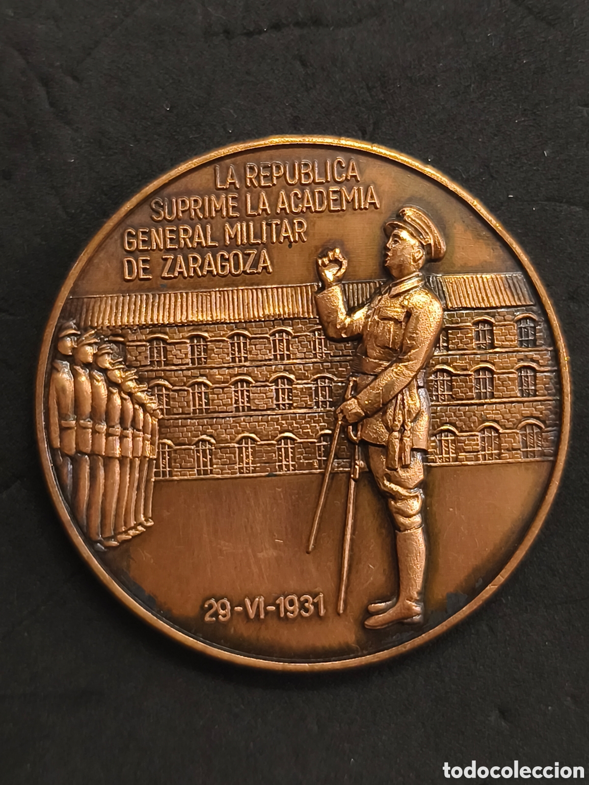 Medallas hist&oacute;ricas: Medalla Francisco Franco, la republica suprime la academia militar de Zaragoza 1931, XI aniversario