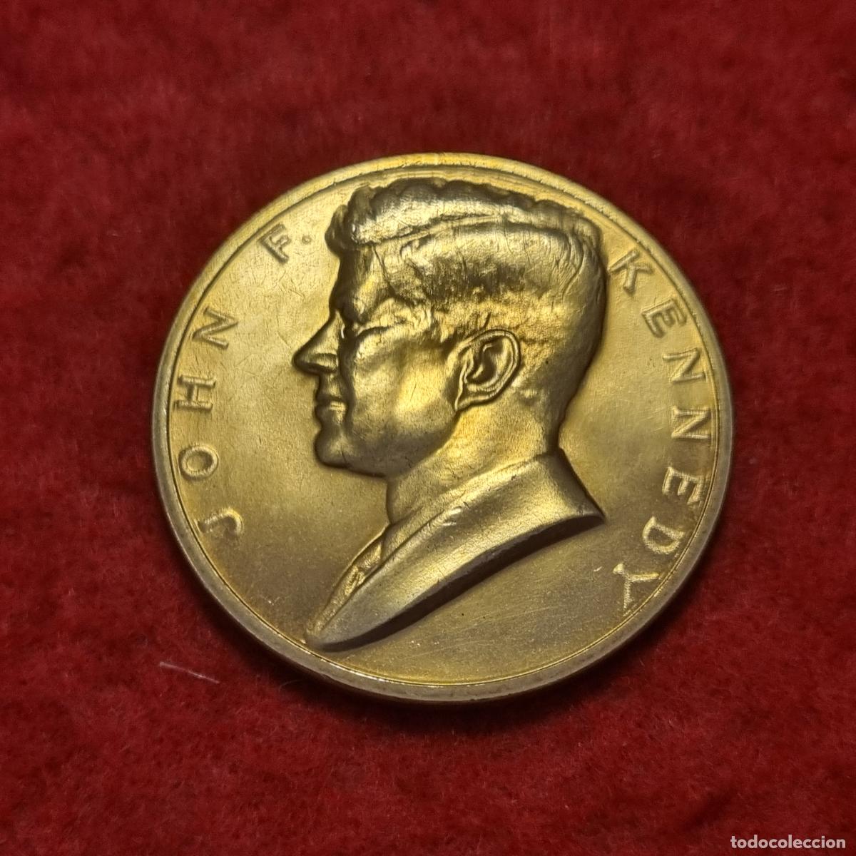 Medallas hist&oacute;ricas: MEDALLA JOHN F KENNEDY DORADA INVESTIDURA PRESIDENTE 1961 USA ORIGINAL C9