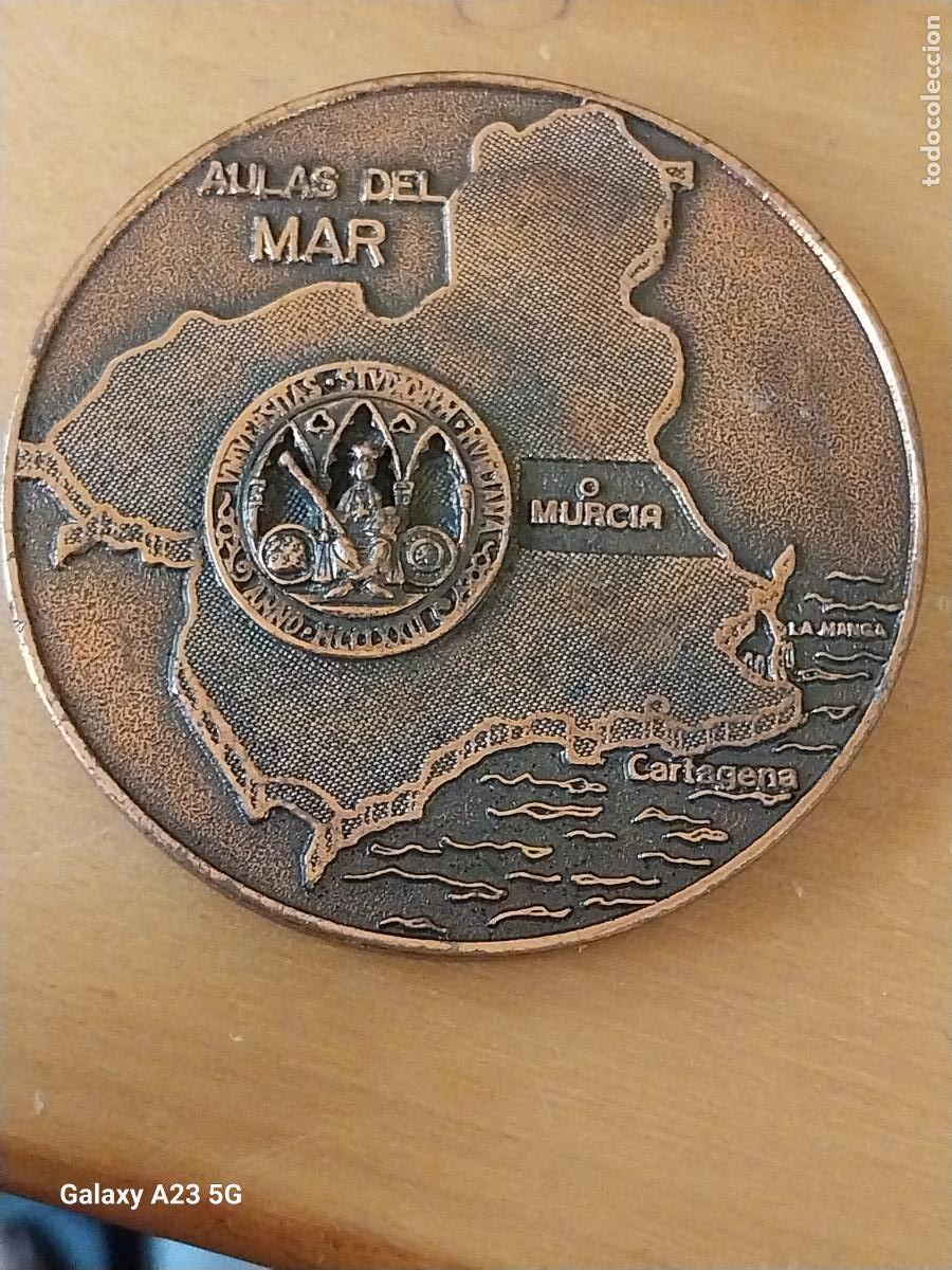 Medallas hist&oacute;ricas: AULAS DEL MAR 1992 MEDALLA MANO TONO COBRIZO 7CMS ORIGINAL