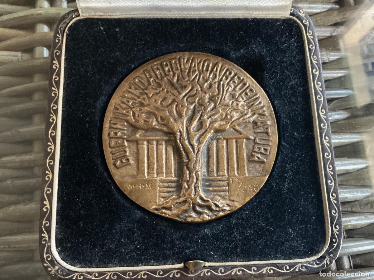 Medallas hist&oacute;ricas: medalla de bronce conmemorativa de la IV Asamblea de Instituciones de Cultura de las Diputaciones de
