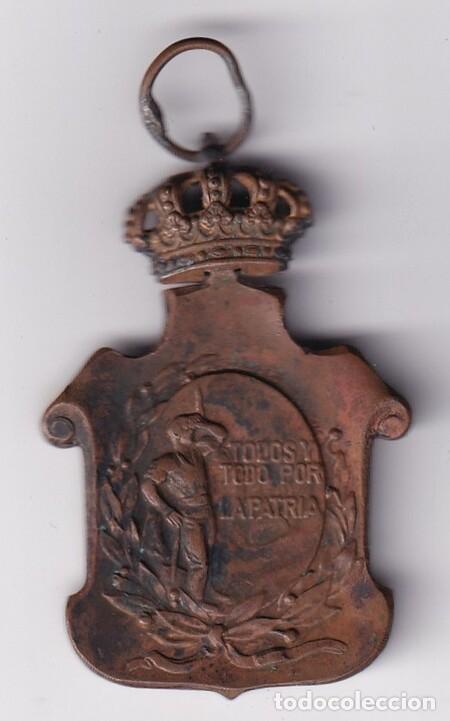 Medallas hist&oacute;ricas: Medalla de 'Homenaje de los Ayuntamientos a los Reyes' de 1925. (Peso 27'56 gr.).