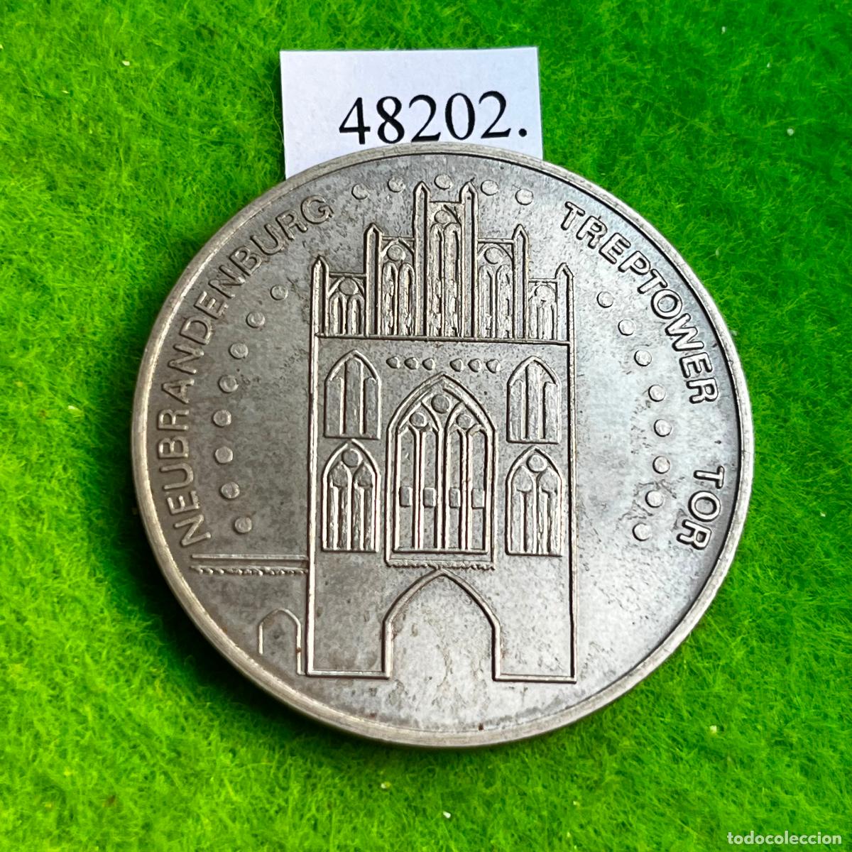 Medallas hist&oacute;ricas: Medalla Alemania comunista, puerta hist&oacute;rica Treptower, Tor de Neubrandenburg, DDR, RDA