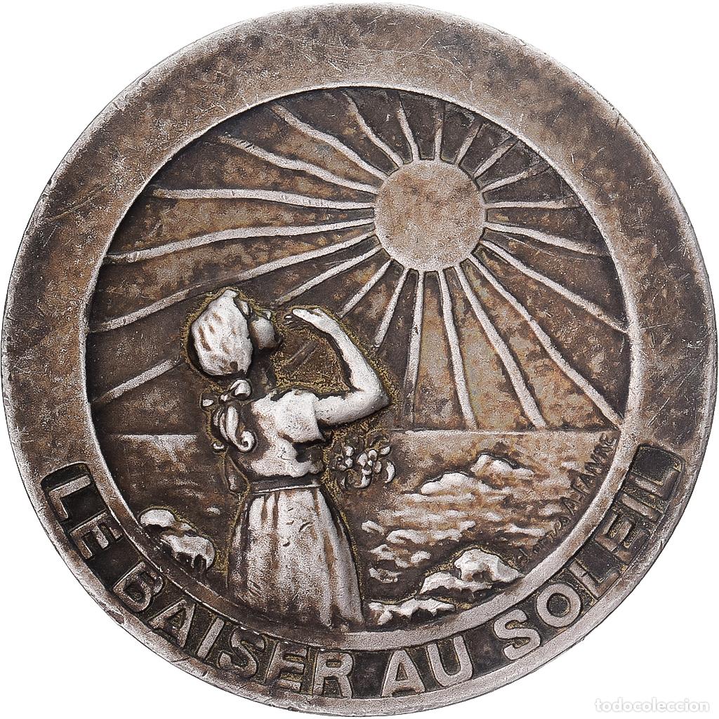 Medallas hist&oacute;ricas: [#1214923] Francia, medalla, Le Baiser au Soleil, D&eacute;fense contre la Tuberculose, Plata