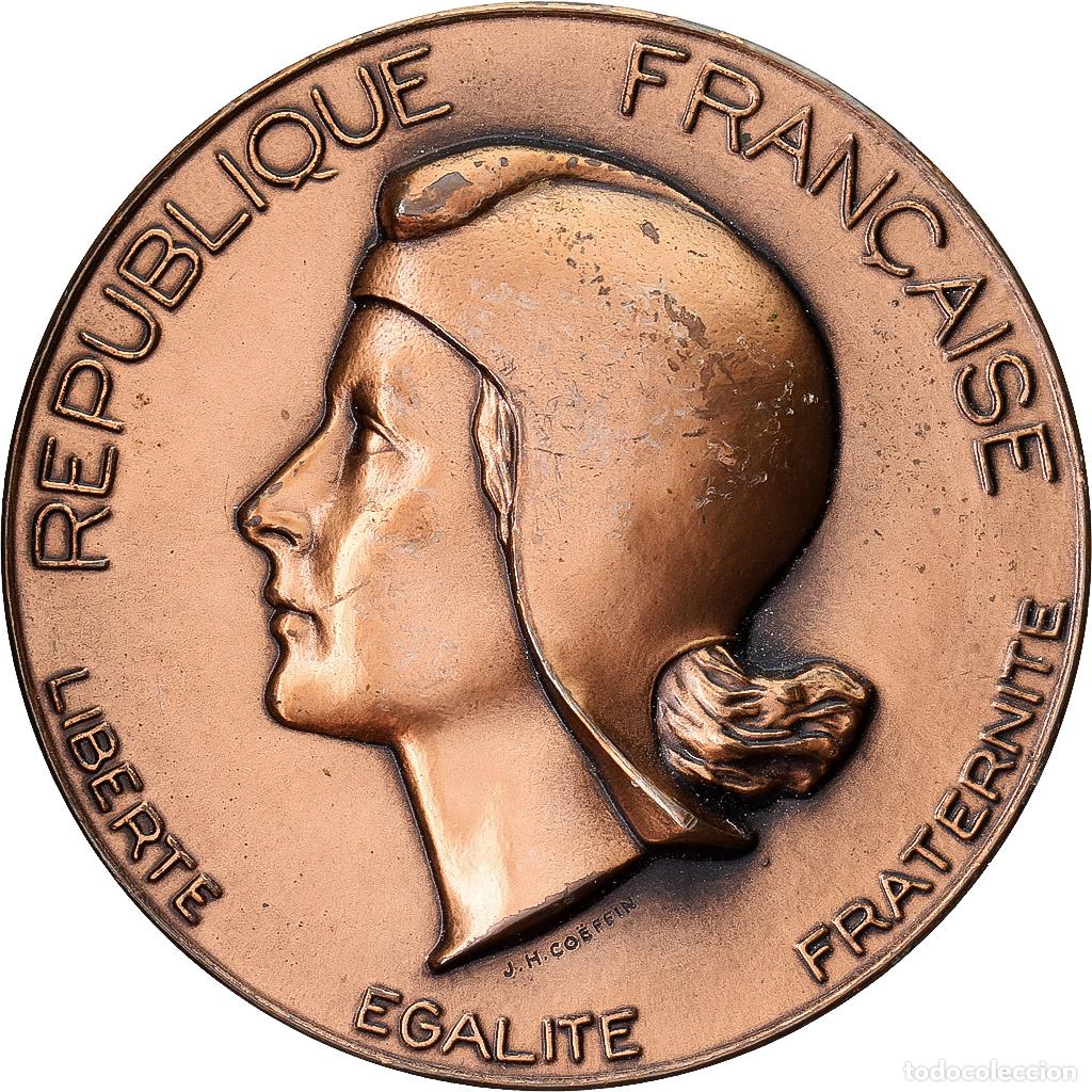 Medallas hist&oacute;ricas: [#1214954] Francia, medalla, Offert par Ren&eacute; Andr&eacute;, D&eacute;put&eacute; de la Manche, Bronce