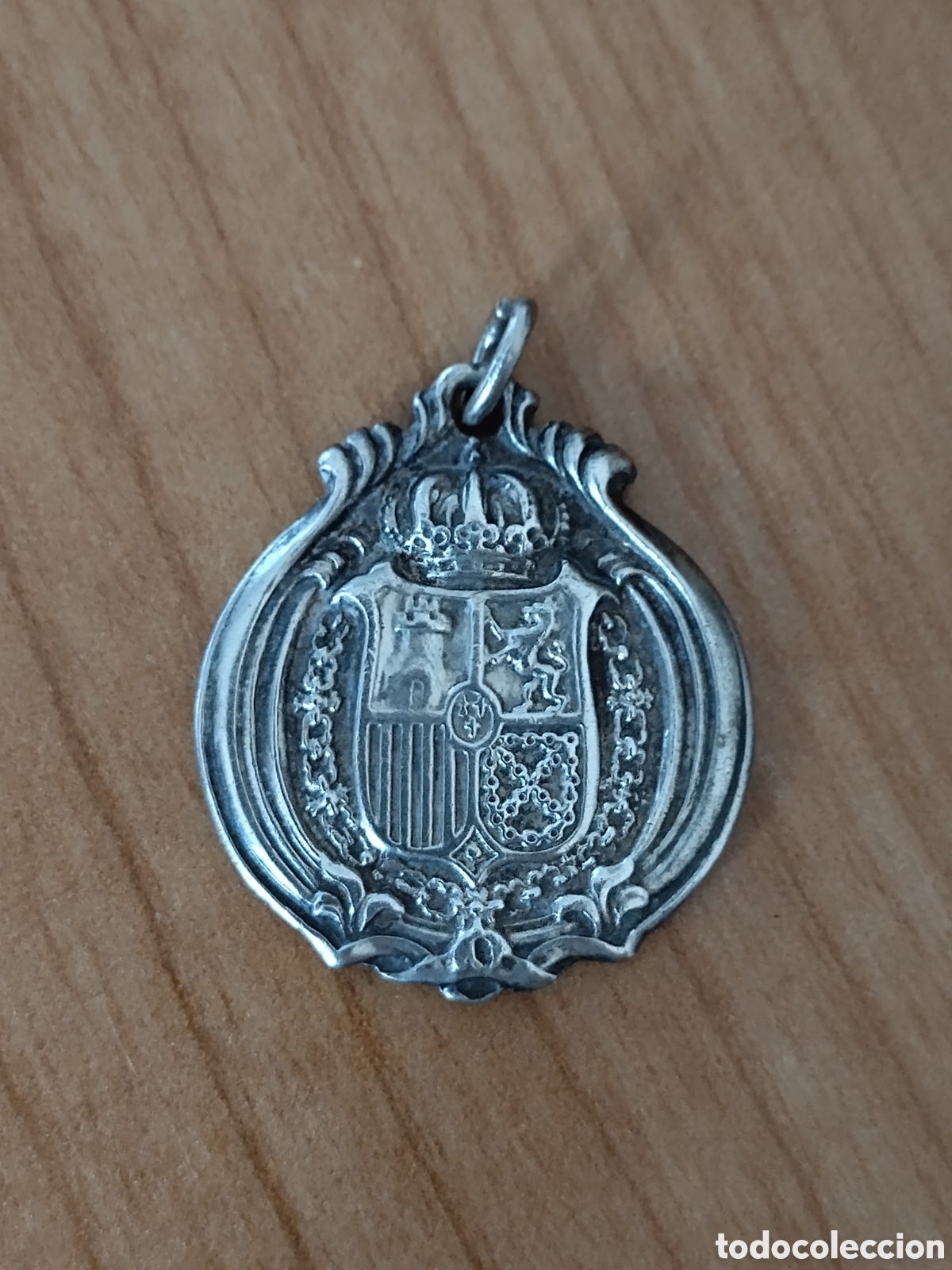 Medallas hist&oacute;ricas: Colgante medalla plata escudo Espa&ntilde;a Argentina 1921 Casa Escasany Buenos Aires