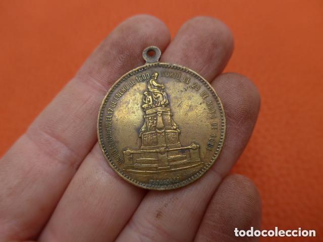 Medallas hist&oacute;ricas: Antigua medalla del centenario de calderon de la barca, 1881, original.