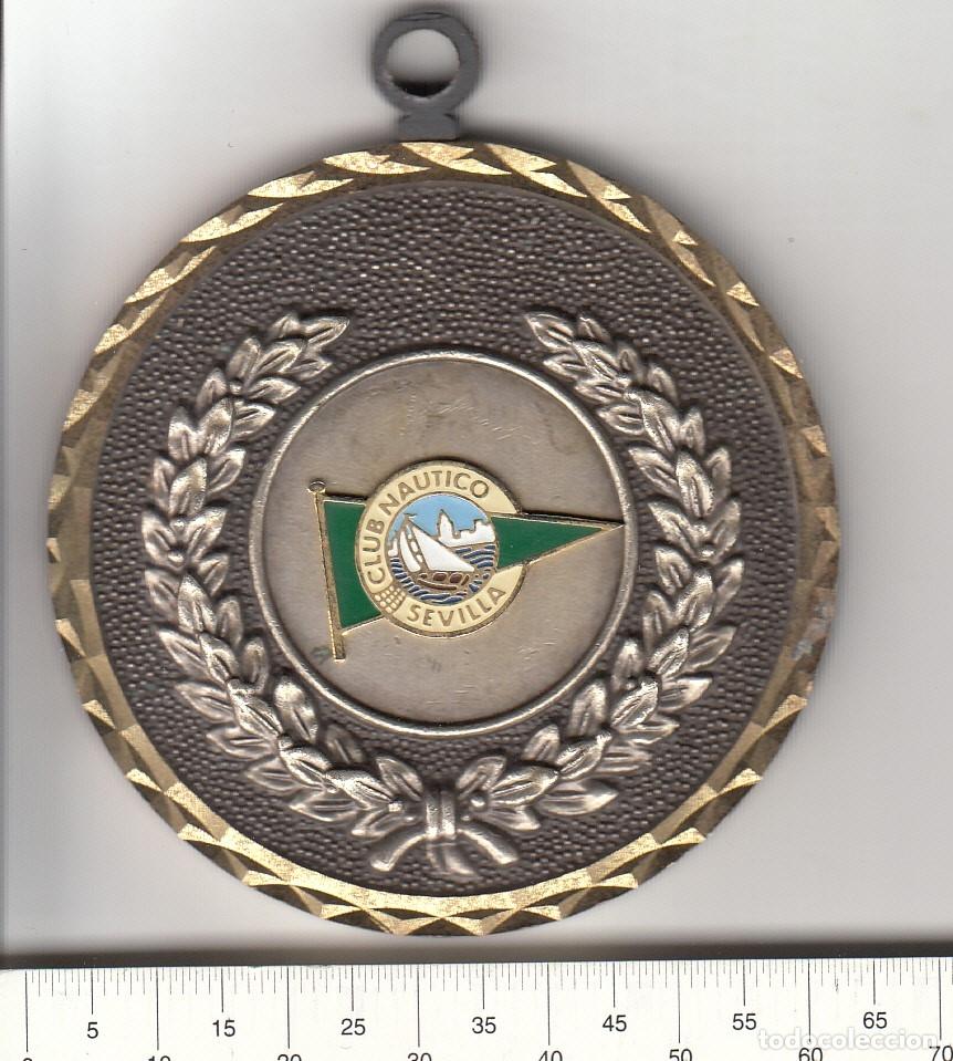 Medallas hist&oacute;ricas: CREXP108 MEDALLA CLUB NAUTICO SEVILLA BALONCESTO 80-81 110 GRAMOS 10