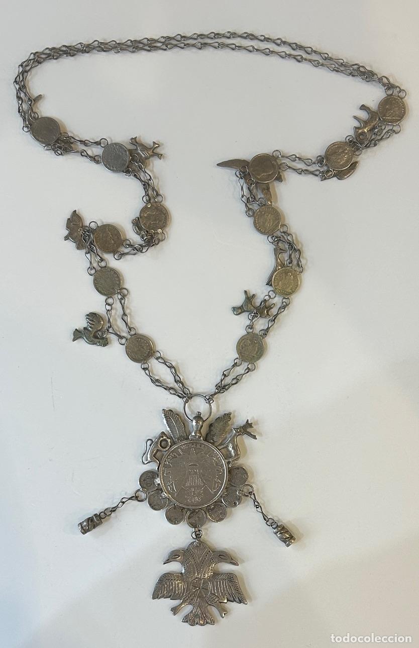 Medallas hist&oacute;ricas: CREXP562 COLLAR DE PLATA CON MONEDA GUATEMALA 1 PESO Y AGUILA BICEFALA 110 GR