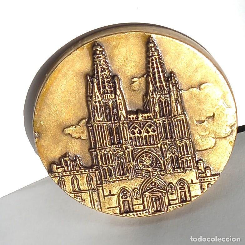 Medallas hist&oacute;ricas: Medalla de bronce de la Catedral Burgos en su estuche original -Iberia-