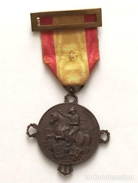 Medalhas hist&oacute;ricas: Medalla de bronce conmemorativa del Centenario de la Constituci&oacute;n de C&aacute;diz de 1812