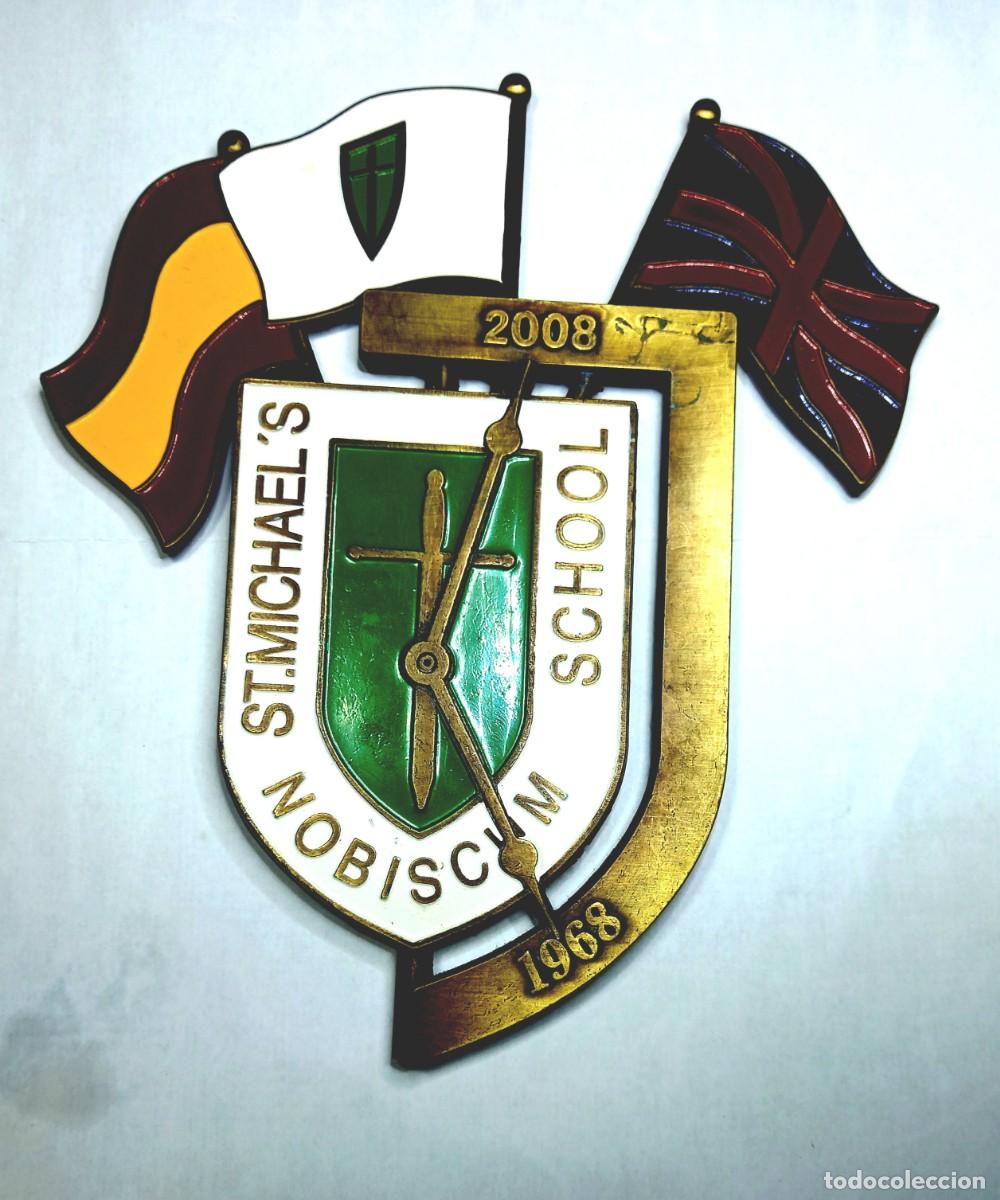 Medalhas hist&oacute;ricas: Escudo de bronce conmemorativo del 40 aniversario creaci&oacute;n del St.Michael's School en Madrid