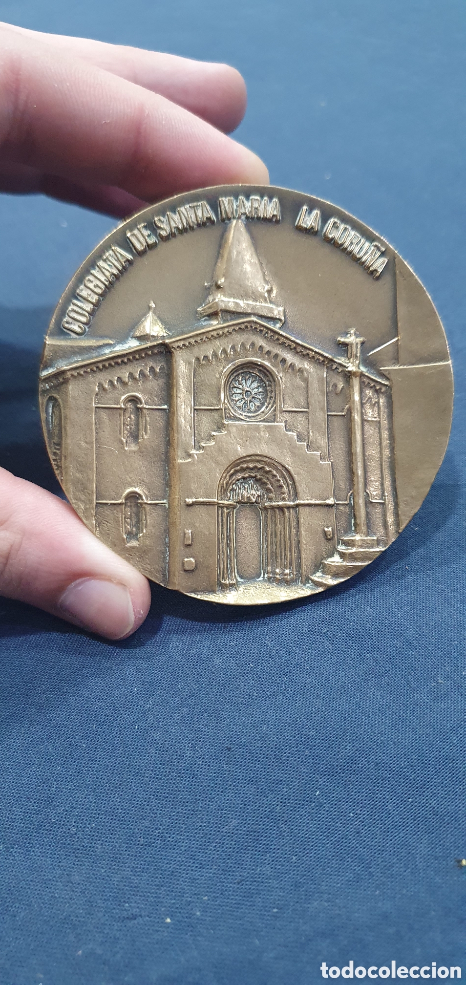 Medallas hist&oacute;ricas: Medallon bronce museo de arte sacro. La Colegiata. La Coru&ntilde;a. (L120)