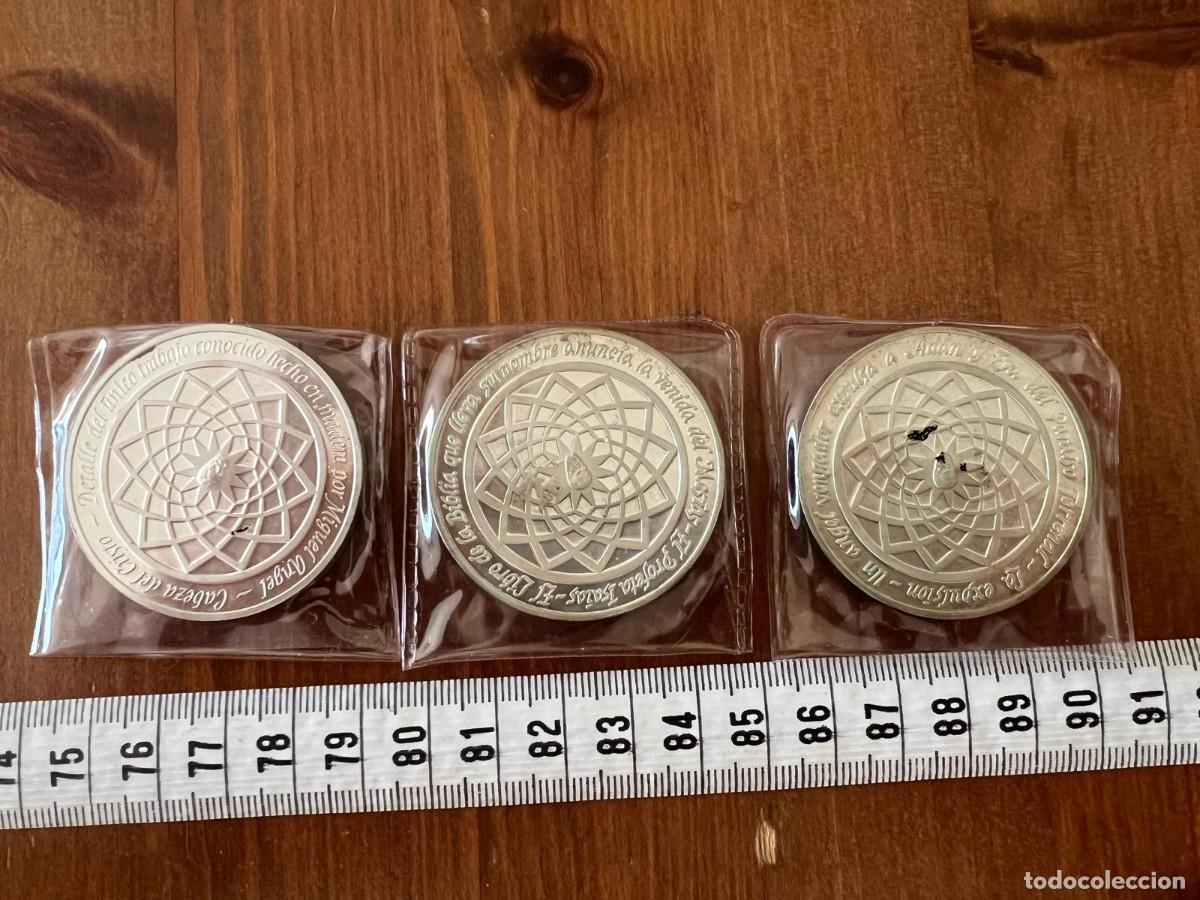 Medallas hist&oacute;ricas: tres medallas conmemorativas oficiales grabadas en plata de primera ley de la misma colecci&oacute;n de Mig