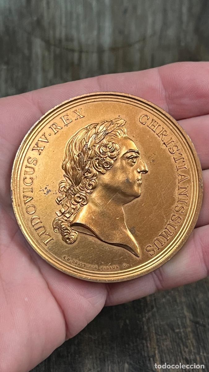Medallas hist&oacute;ricas: Medalla conmemorativa cobre dorado Luis XV casa de moneda 1752 paris 6,5cms EE 500