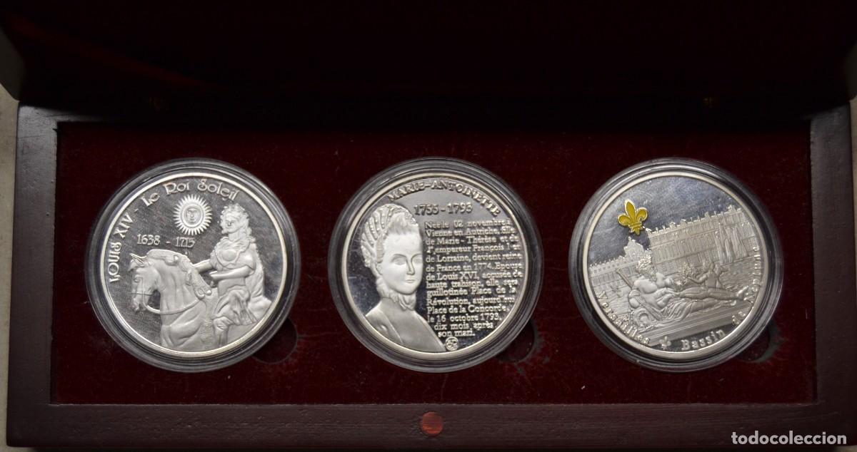 Medallas hist&oacute;ricas: FRANCIA - LOUIS XIV, MARIE ANTONIETTE y CH&Acirc;TEAU DE VERSAILLES - LOTE 0363