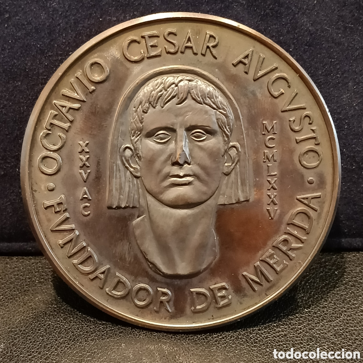 Medallas hist&oacute;ricas: Medalla, del bimilenario de la fundaci&oacute;n de Em&eacute;rita Augusta.