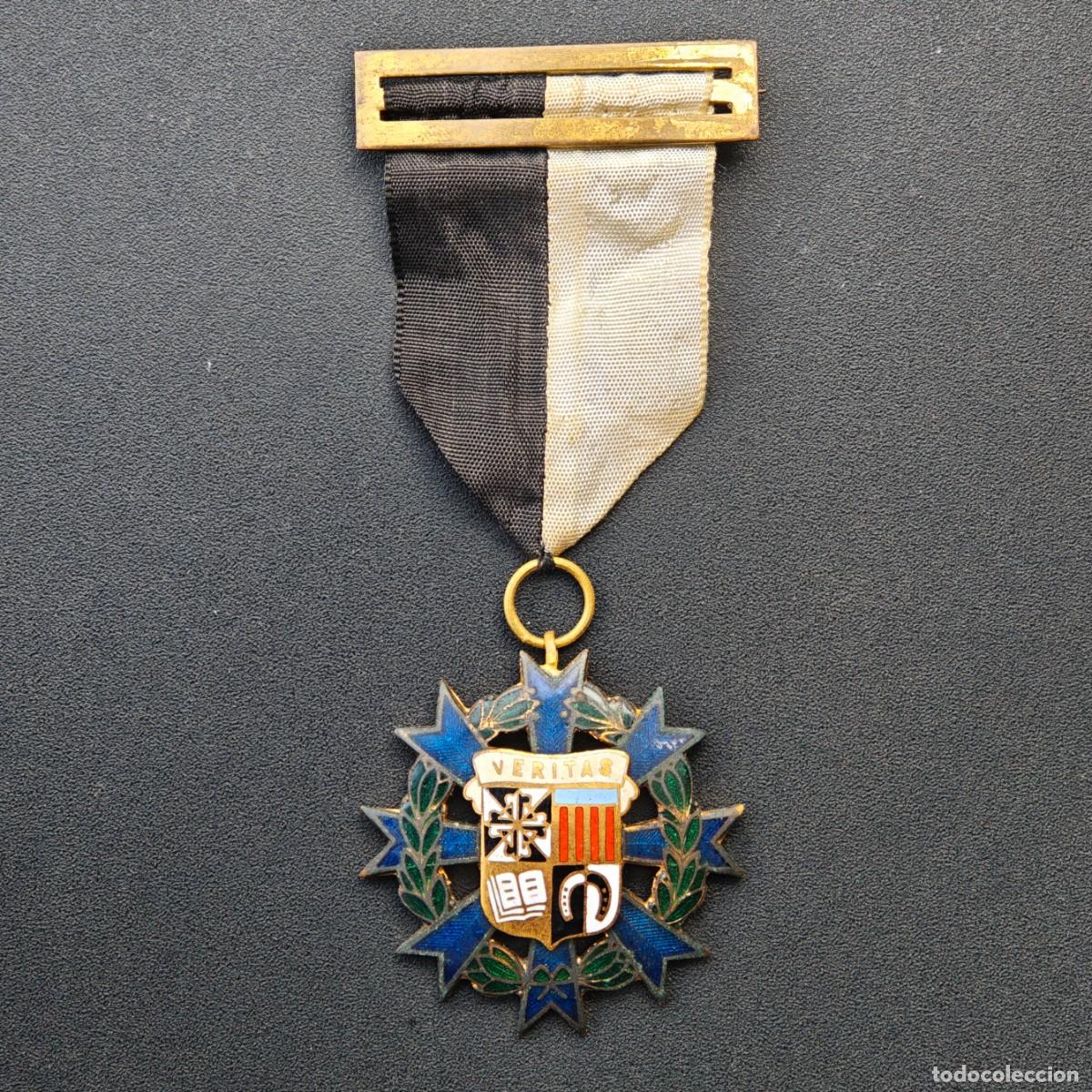 Medallas hist&oacute;ricas: Insignia placa medalla veritas hipica vintage
