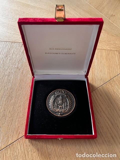 Medallas hist&oacute;ricas: MEDALLA CONMEMORATIVA DAROCA &ndash; XXV ANIVERSARIO ELECCIONES GENERALES &ndash; ESTUCHE ORIGINAL