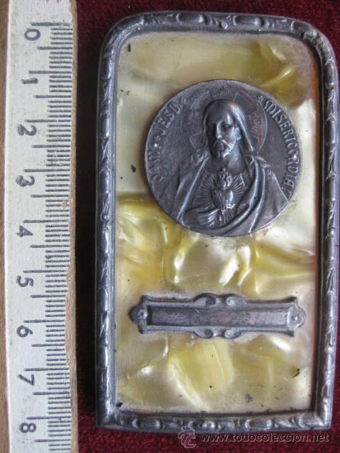 Thematic medals: MEDALLA CORAZ&Oacute;N DE JESUS CON SOPORTE PARA PONER DE PIE