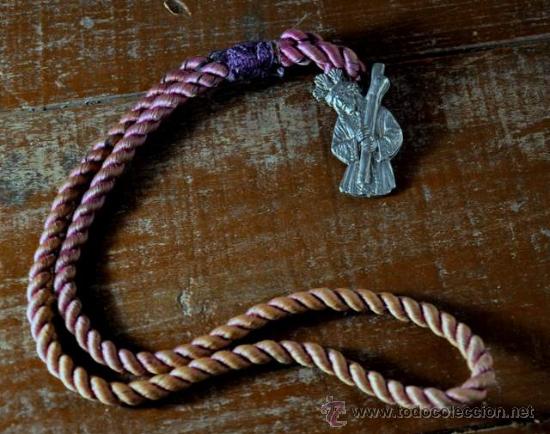 Medalhas tem&aacute;ticas: antigua medalla con cord&oacute;n , ha un que, no tiene, nada escrito, creo que es el gran poder de sevilla