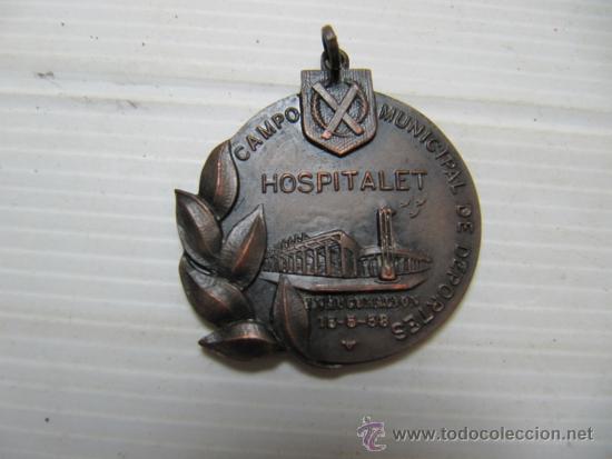 Medallas tem&aacute;ticas: Preciosa medalla de cobre, Inauguraci&oacute;n Campo Municipal de Deportes de Hospitalet