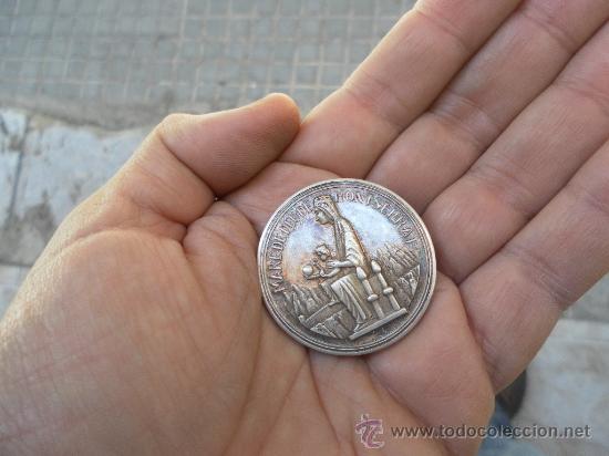 Medallas tem&aacute;ticas: Medalla. Mare de Deu de Motserrat. Es de plata. - Foto 3