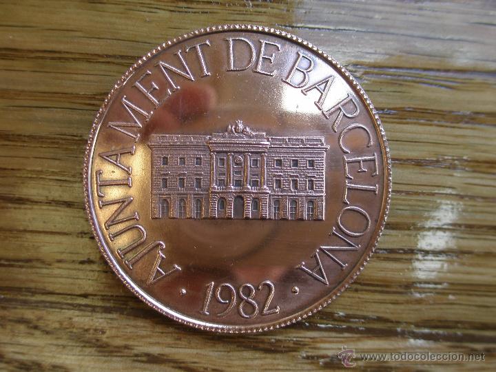 Thematic medals: Medalla, Ajuntament de Barcelona 1982. Esport Cultura Convivencia. ( Ver foto Adicional).