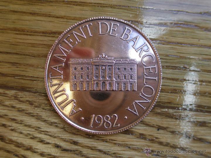 Thematic medals: Medalla, Ajuntament de Barcelona 1982. Esport Cultura Convivencia. ( Ver foto Adicional).