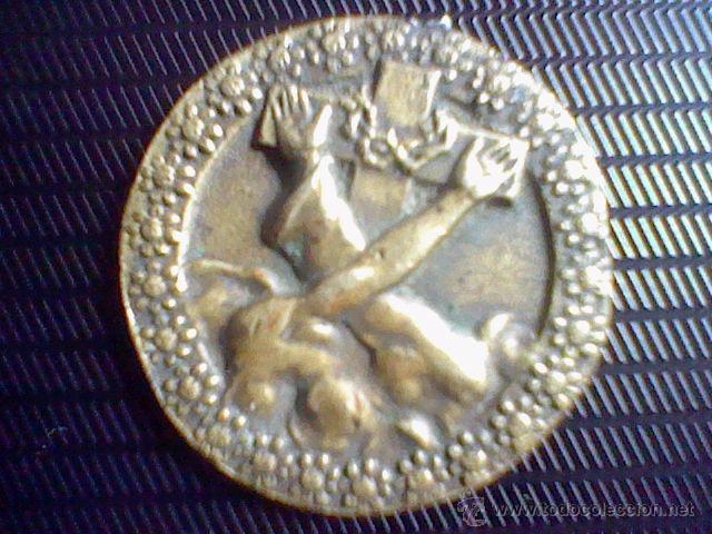 Medaglie tematiche: MEDALLA BRAZOS CRUZ SOBRE ESPINAS 2.67CMS LATON O BRONCE PRECIOSA IMAGEN LEER