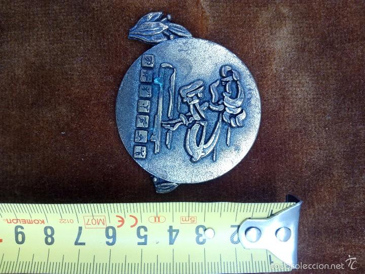 Medallas tem&aacute;ticas: Medalla escolar de metal - Foto 2