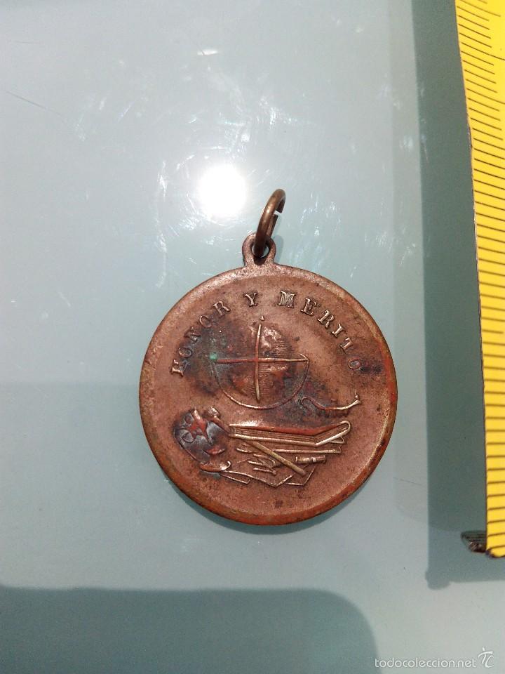 Medallas tem&aacute;ticas: Medalla al honor y al m&eacute;rito escolar - Foto 2