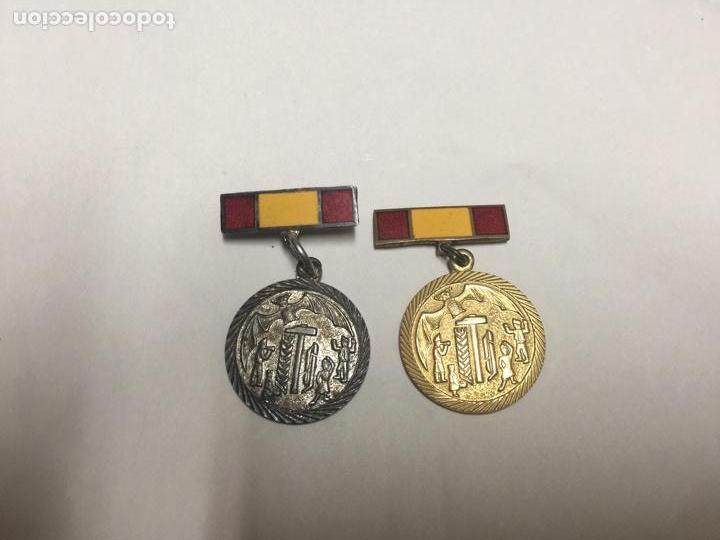 Medalhas tem&aacute;ticas: AGRUPACION FOLKLORICA VALENCIANA O.S. ANTIGUA. MEDALLAs. INSIGNIAs. BANDERA ESPA&Ntilde;OLA ESMALTADA.