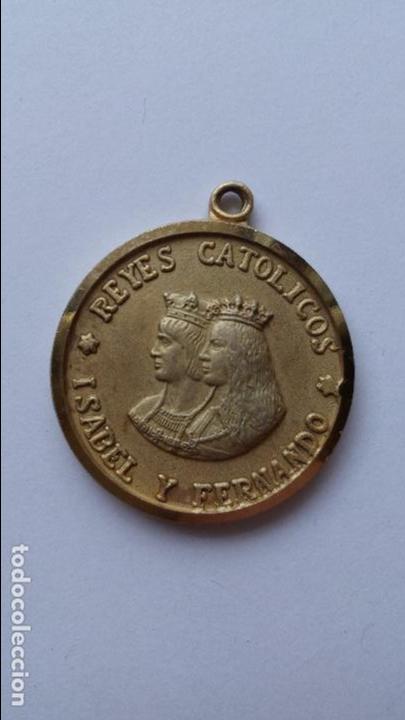Medaglie tematiche: Medalla de los reyes catolicos ,detras 50 centimos de 2,5 cms de diametro