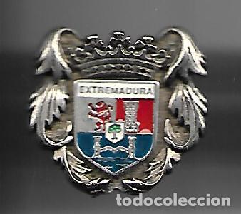 Medaglie tematiche: ANTIGUO ESCUDO PLATEADO DE LA CIUDAD DE EXTREMADURA PARA SOLAPA MIDE 3 x 3 cm.