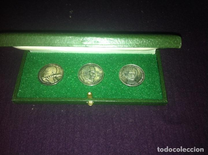 Medallas tem&aacute;ticas: Lote de 3 medallas de plata , de Gaud&iacute; ,Pablo Casal ,y mariano fortuni